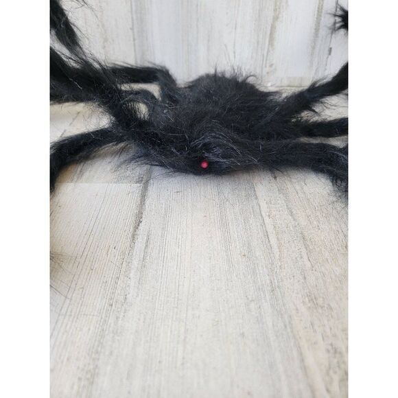 Large fuzzy tarantula spider Halloween scary pop decor - Picture 3 of 14